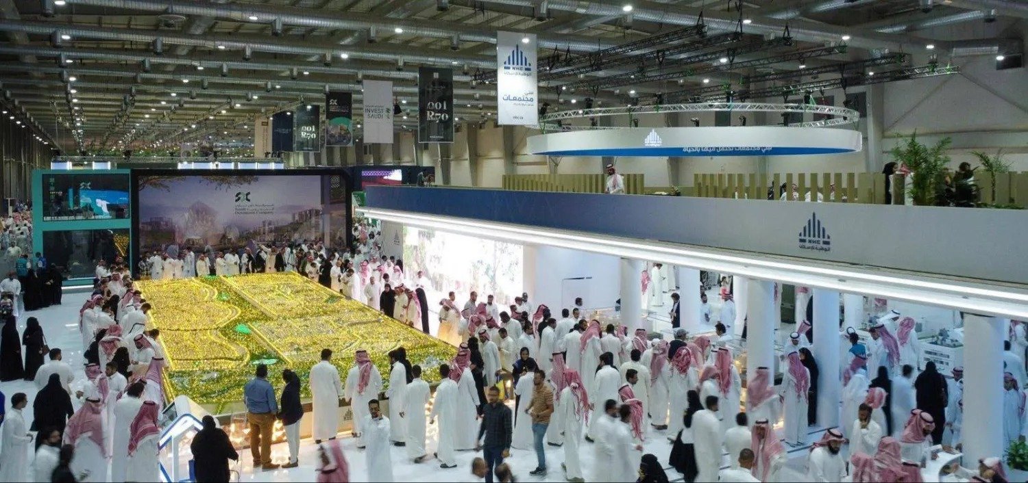 The Role of Models World in Convincing Investors for Mega Projects